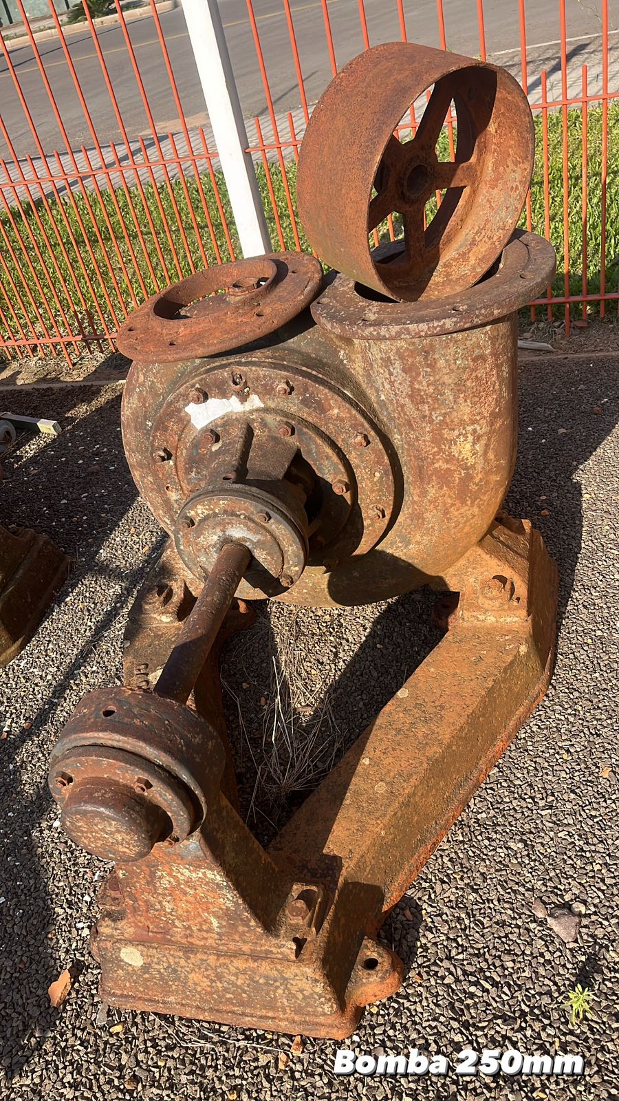 Bomba 250mm